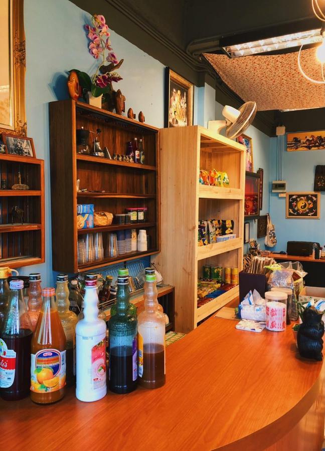 Aekkalukthai Hostel Районг Екстериор снимка
