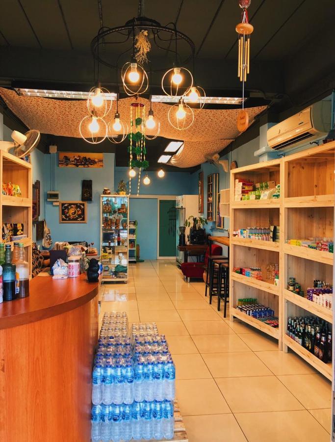Aekkalukthai Hostel Районг Екстериор снимка