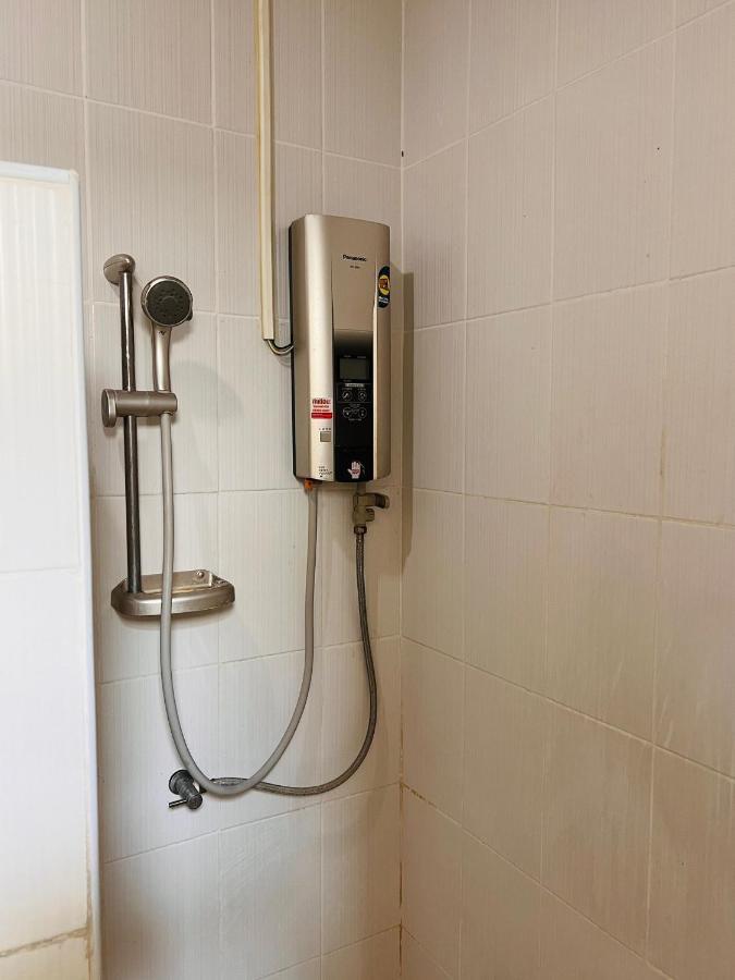 Aekkalukthai Hostel Районг Екстериор снимка