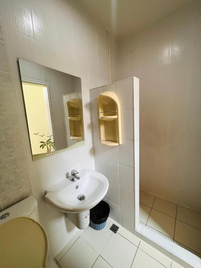 Aekkalukthai Hostel Районг Екстериор снимка