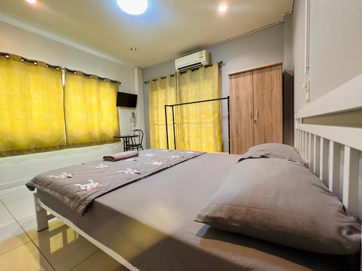 Aekkalukthai Hostel Районг Екстериор снимка