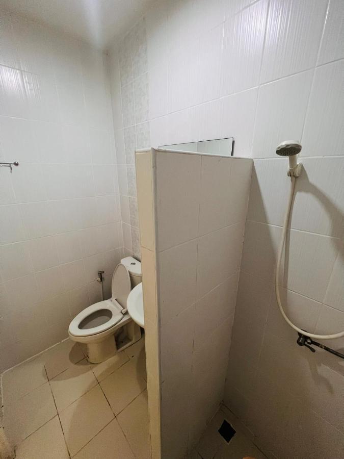 Aekkalukthai Hostel Районг Екстериор снимка