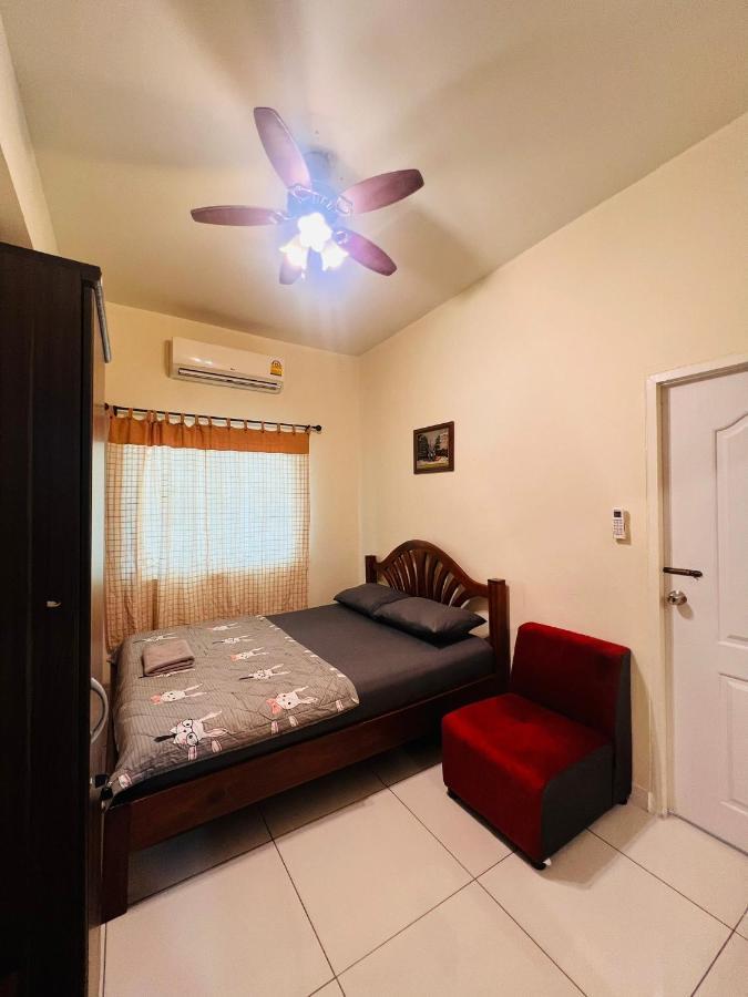 Aekkalukthai Hostel Районг Екстериор снимка